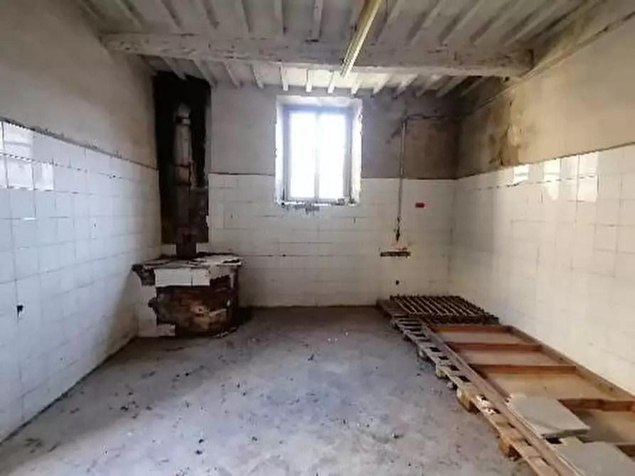 Immagine 8 di Terreno residenziale in vendita  a Lucca