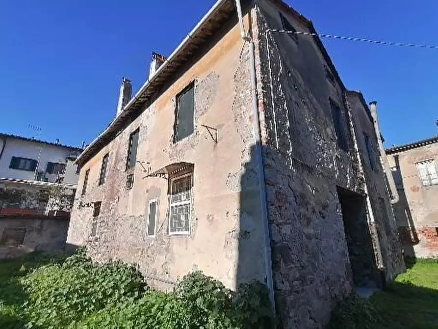 Immagine 5 di Terreno residenziale in vendita  a Lucca