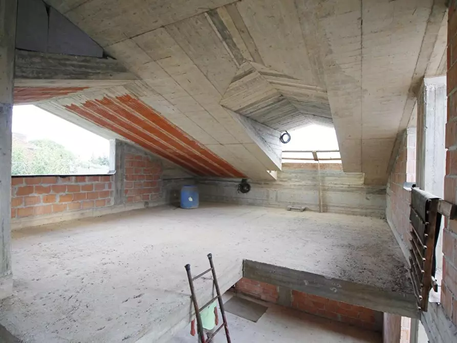 Immagine 2 di Casa bifamiliare in vendita  a Vinci