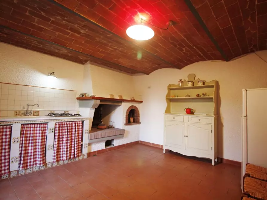 Immagine 4 di Rustico / casale in vendita  a Lamporecchio