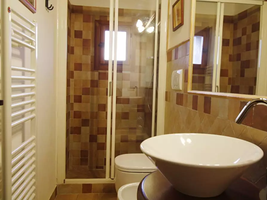 Immagine 5 di Rustico / casale in vendita  a Lamporecchio