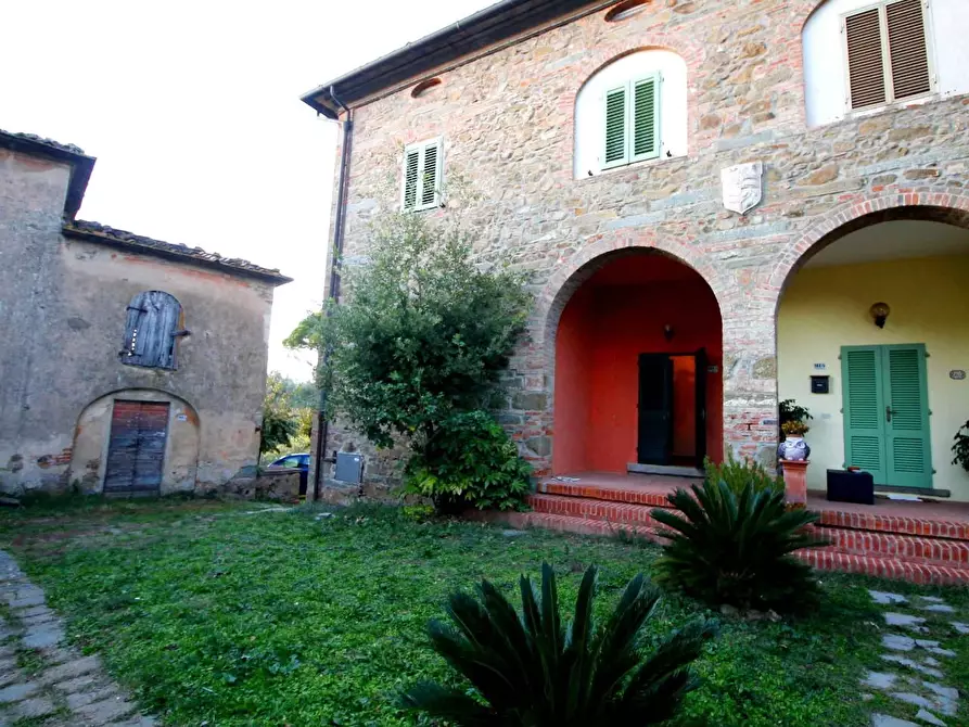 Immagine 11 di Rustico / casale in vendita  a Lamporecchio