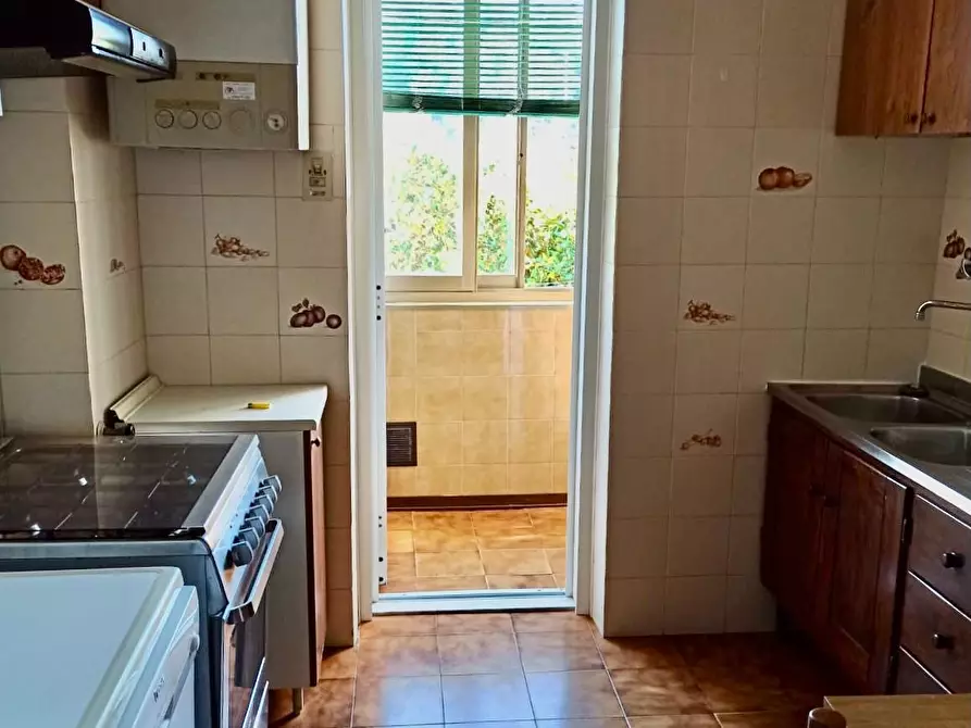 Immagine 2 di Appartamento in vendita  a Massa