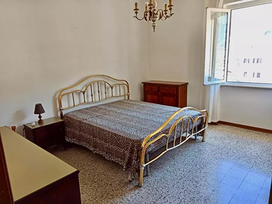 Immagine 5 di Appartamento in vendita  a Massa