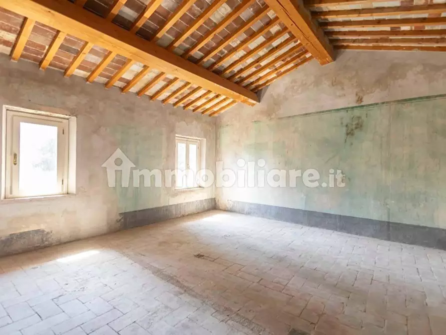 Immagine 31 di Villa in vendita  a Buti