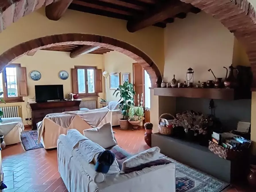 Immagine 5 di Casa colonica in vendita  a Montelupo Fiorentino