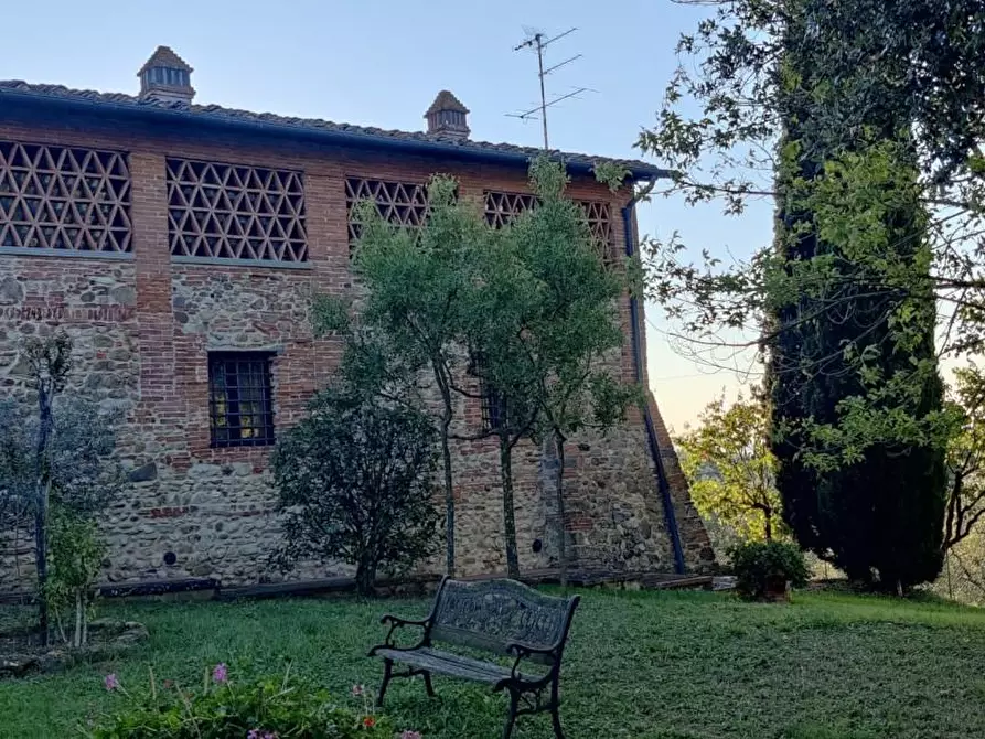 Immagine 4 di Casa colonica in vendita  a Montelupo Fiorentino