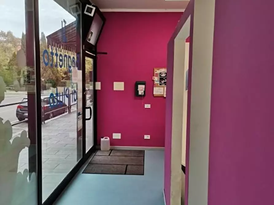 Immagine 5 di Attività commerciale in vendita  a Poggibonsi