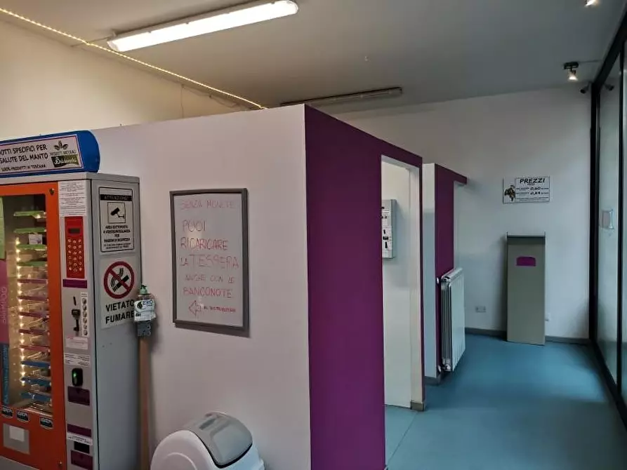 Immagine 2 di Attività commerciale in vendita  a Poggibonsi