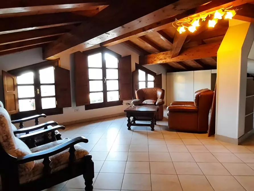 Immagine 24 di Villa in affitto  a Massa