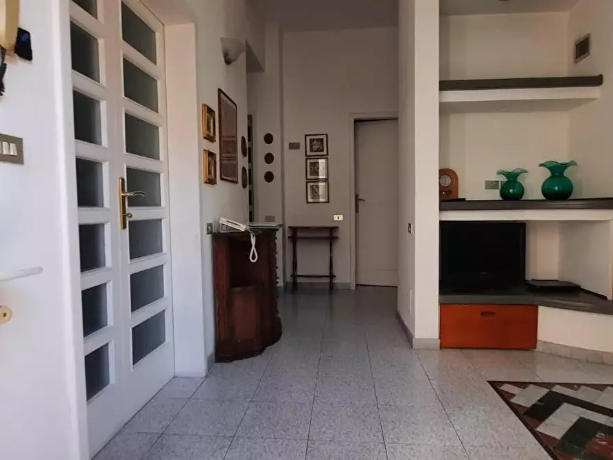 Immagine 40 di Villa in affitto  a Massa