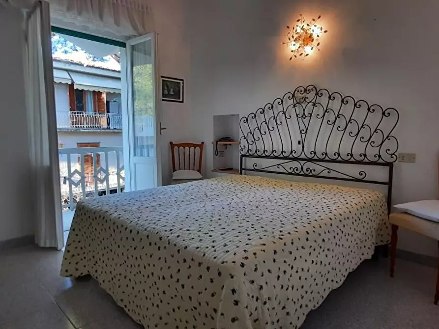 Immagine 20 di Villa in affitto  a Massa