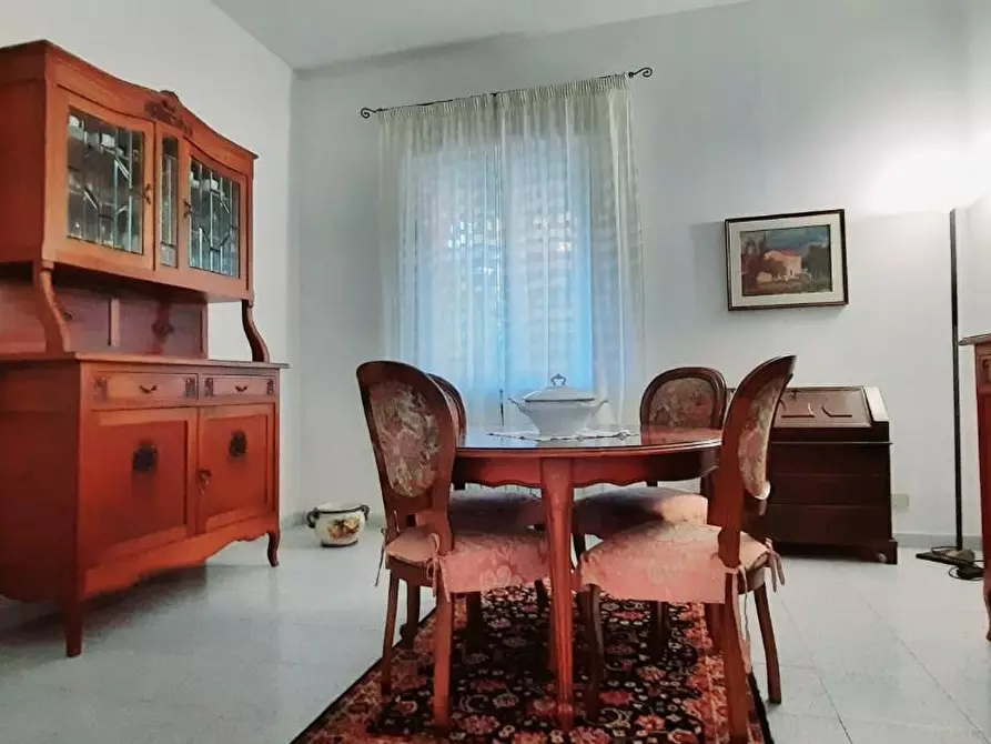 Immagine 35 di Villa in affitto  a Massa