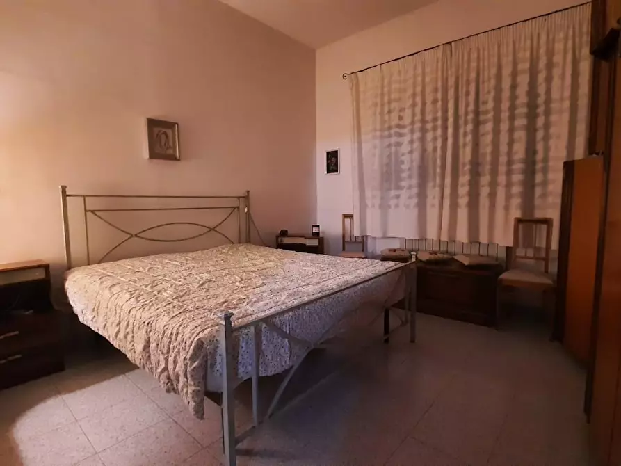 Immagine 2 di Villa in affitto  a Massa