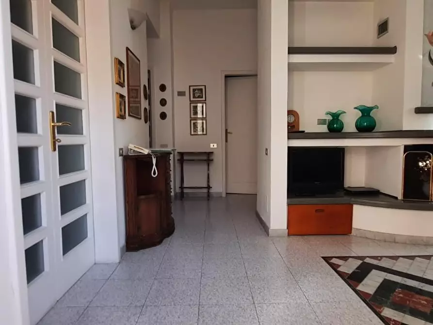 Immagine 47 di Villa in affitto  a Massa