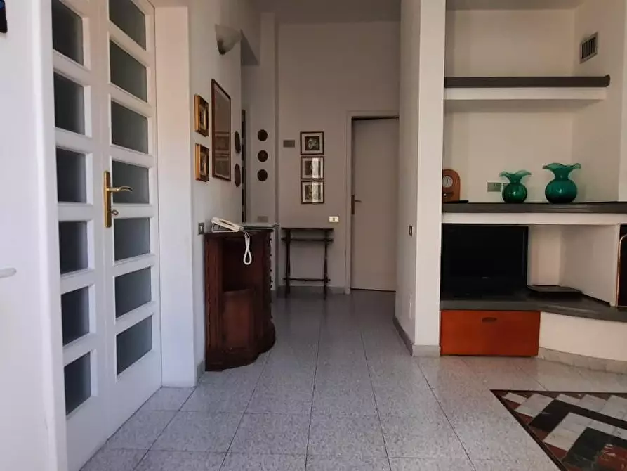 Immagine 49 di Villa in affitto  a Massa