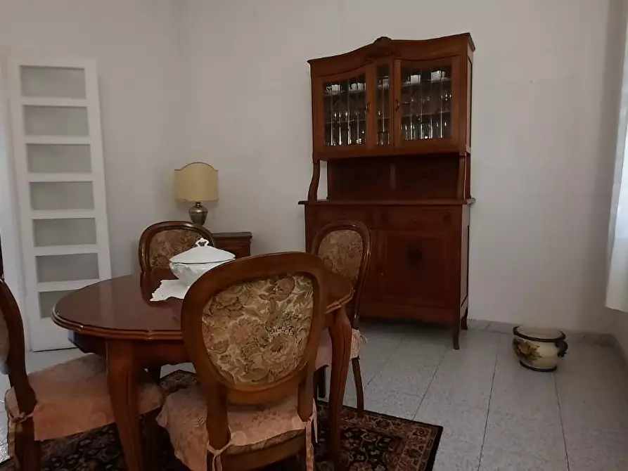 Immagine 13 di Villa in affitto  a Massa