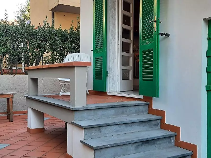 Immagine 27 di Villa in affitto  a Massa