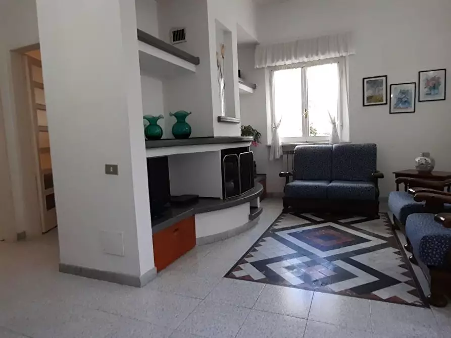 Immagine 15 di Villa in affitto  a Massa