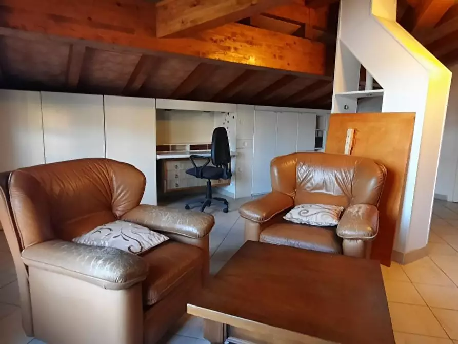 Immagine 25 di Villa in affitto  a Massa