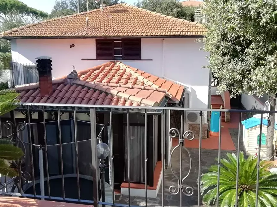 Immagine 1 di Villa in vendita  a San Vincenzo