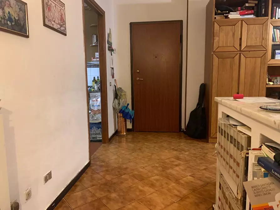 Immagine 3 di Appartamento in vendita  a Carrara