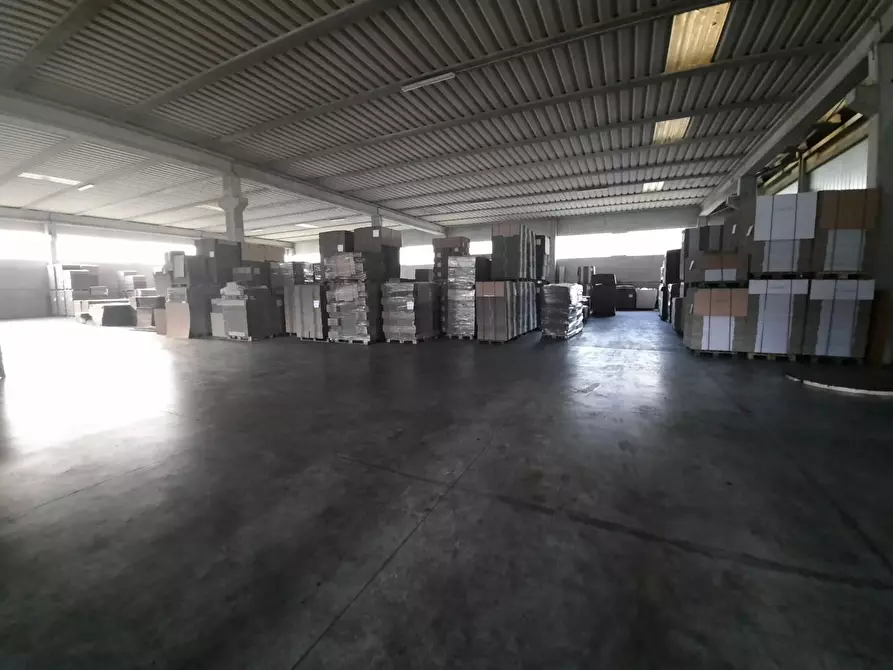 Immagine 8 di Attività artigianale in vendita  a Borgo A Mozzano