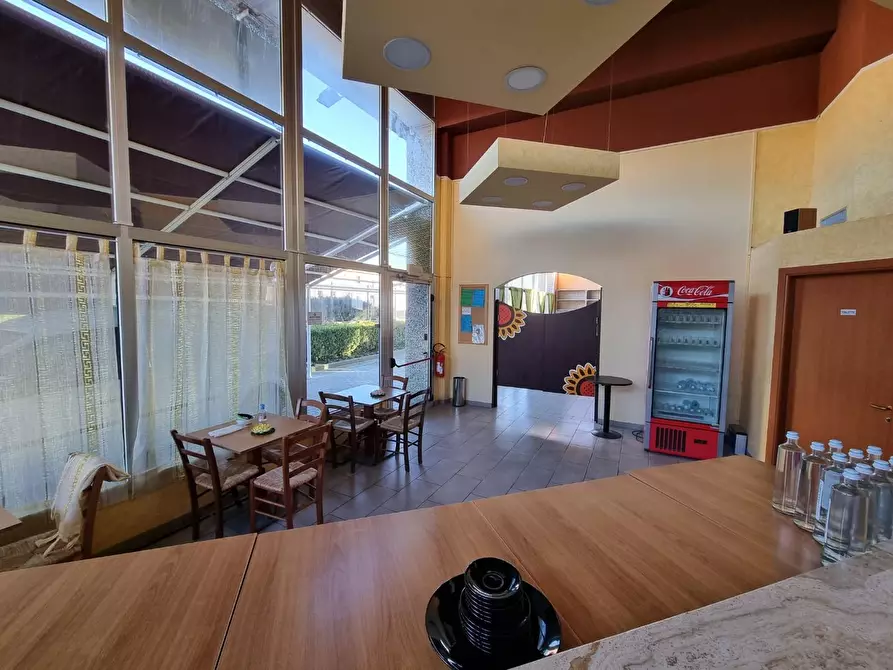 Immagine 10 di Locale commerciale in affitto  a Palaia