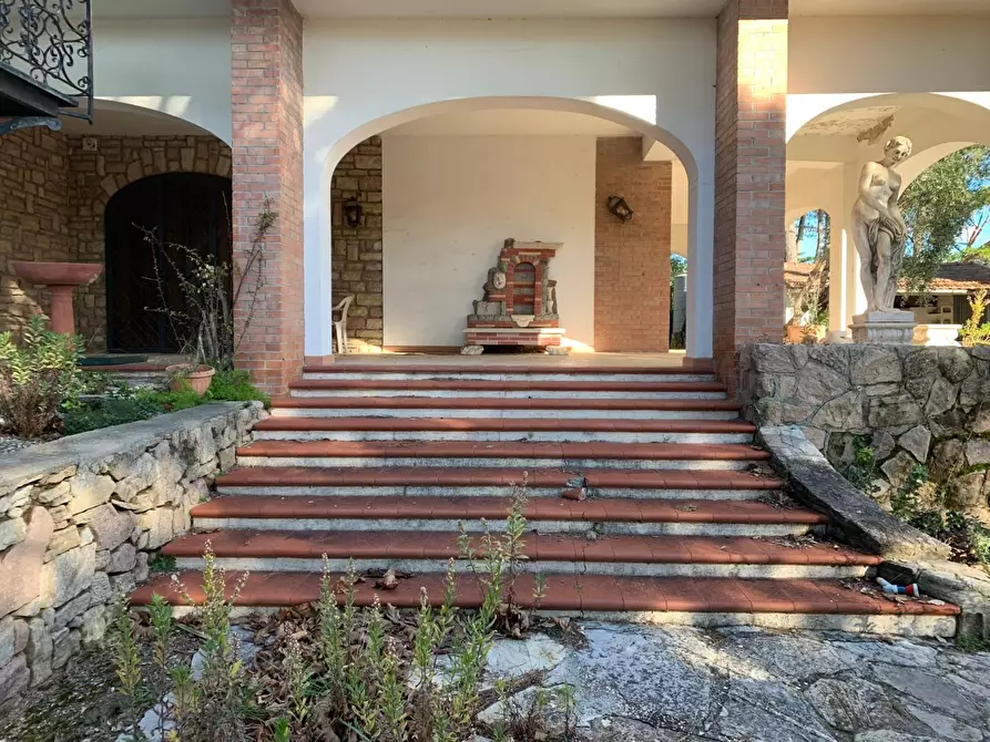 Immagine 3 di Villa in vendita  a Rosignano Marittimo