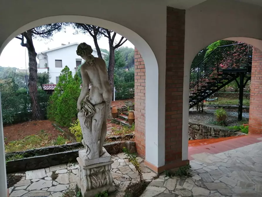 Immagine 11 di Villa in vendita  a Rosignano Marittimo
