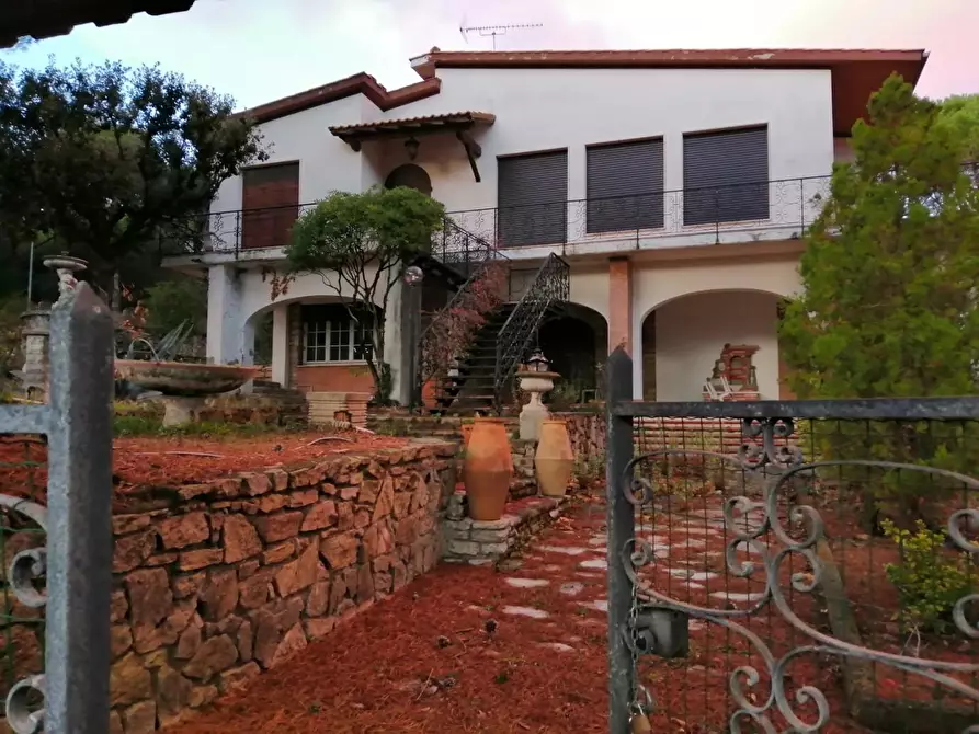 Immagine 8 di Villa in vendita  a Rosignano Marittimo