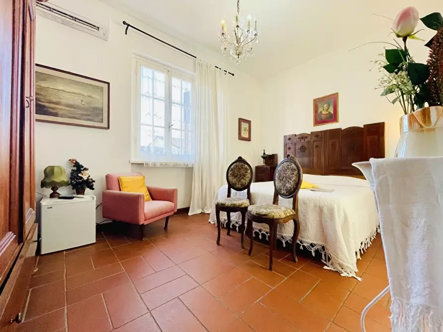 Immagine 26 di Villa in vendita  a Viareggio