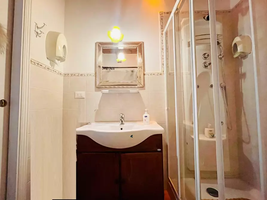 Immagine 51 di Villa in vendita  a Viareggio