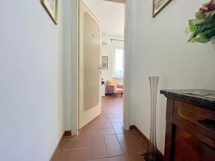 Immagine 25 di Villa in vendita  a Viareggio