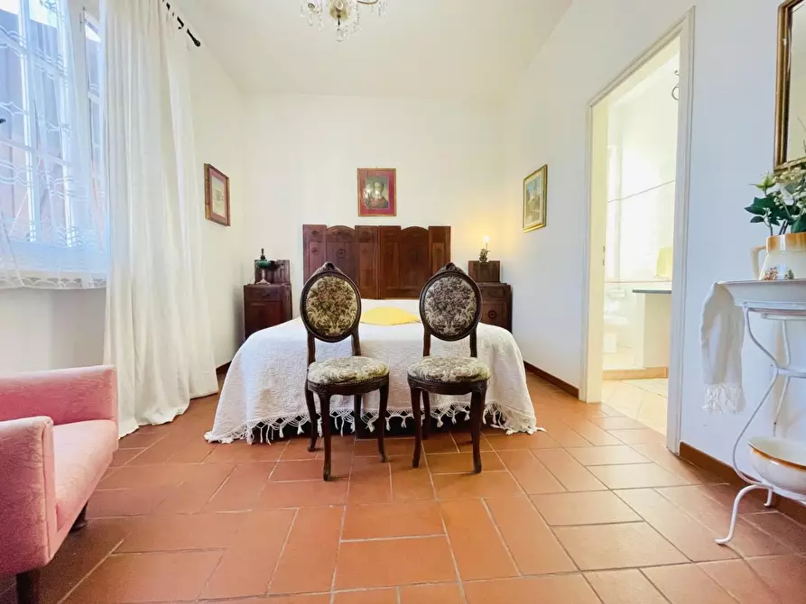 Immagine 27 di Villa in vendita  a Viareggio