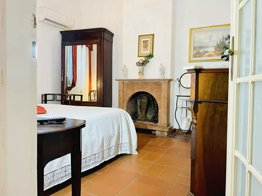 Immagine 63 di Villa in vendita  a Viareggio