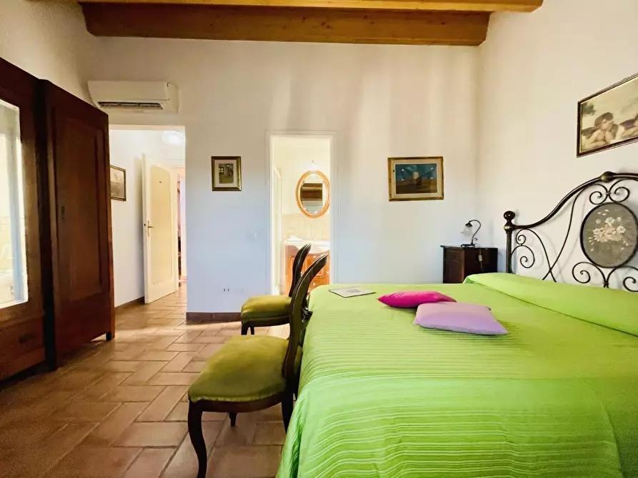 Immagine 57 di Villa in vendita  a Viareggio