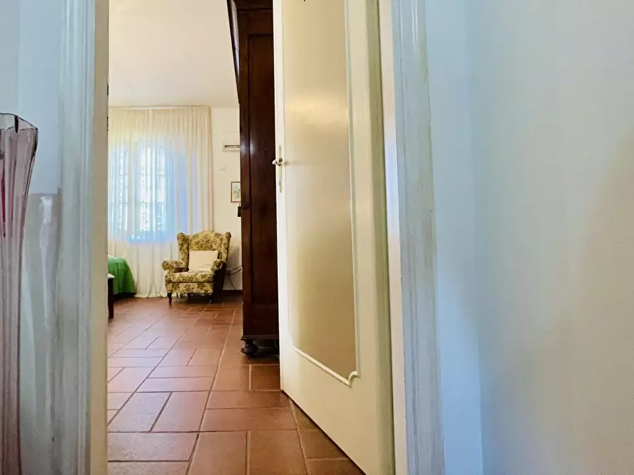 Immagine 15 di Villa in vendita  a Viareggio