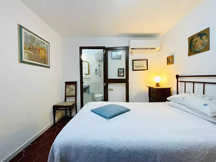 Immagine 70 di Villa in vendita  a Viareggio