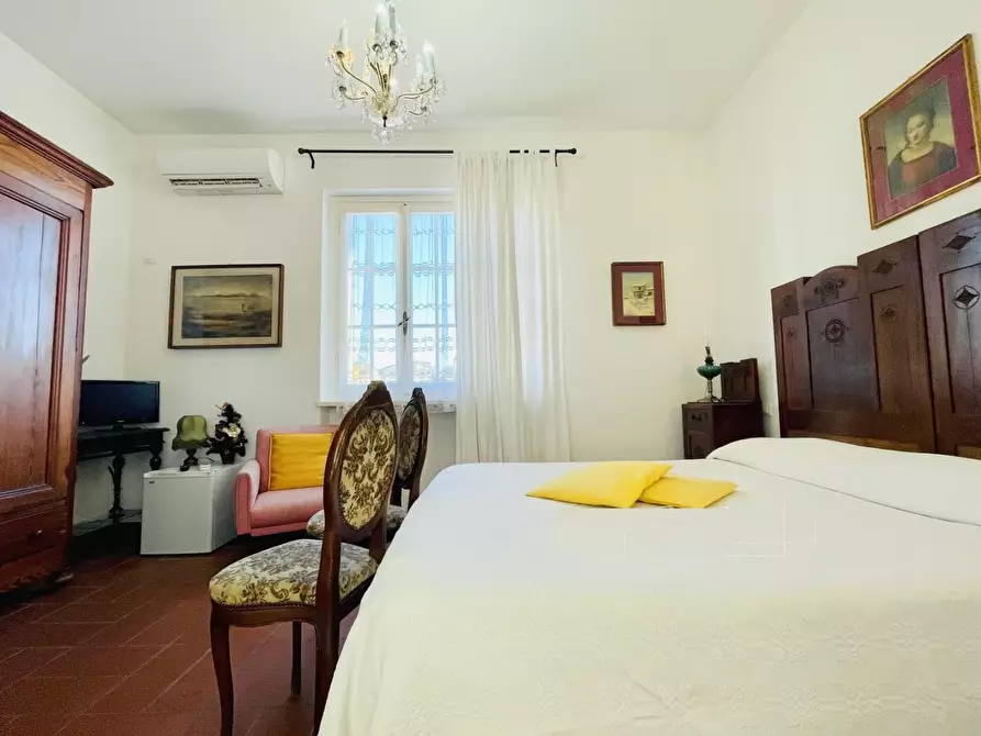 Immagine 29 di Villa in vendita  a Viareggio