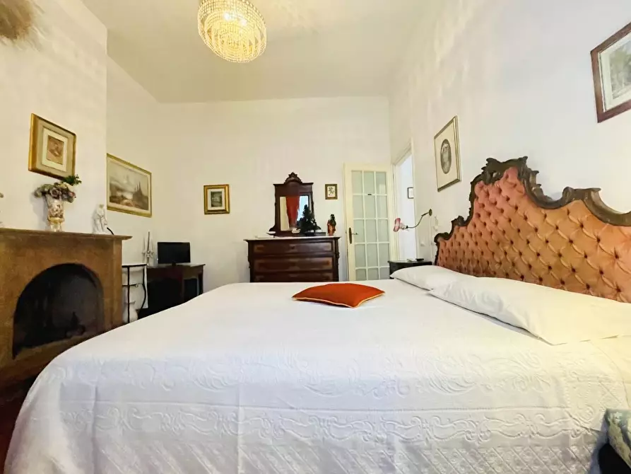 Immagine 66 di Villa in vendita  a Viareggio