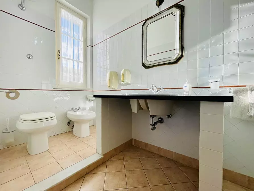 Immagine 31 di Villa in vendita  a Viareggio