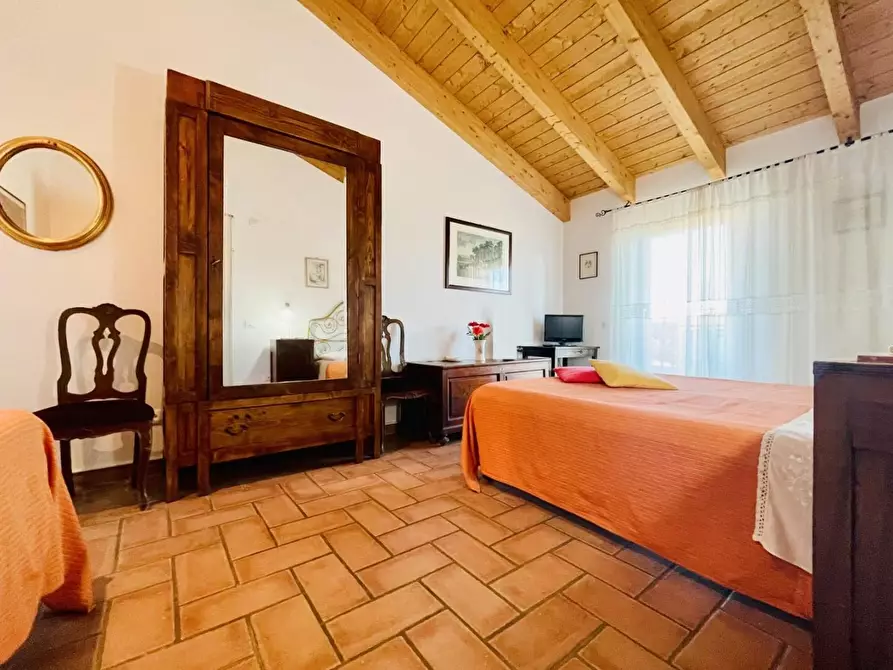 Immagine 38 di Villa in vendita  a Viareggio