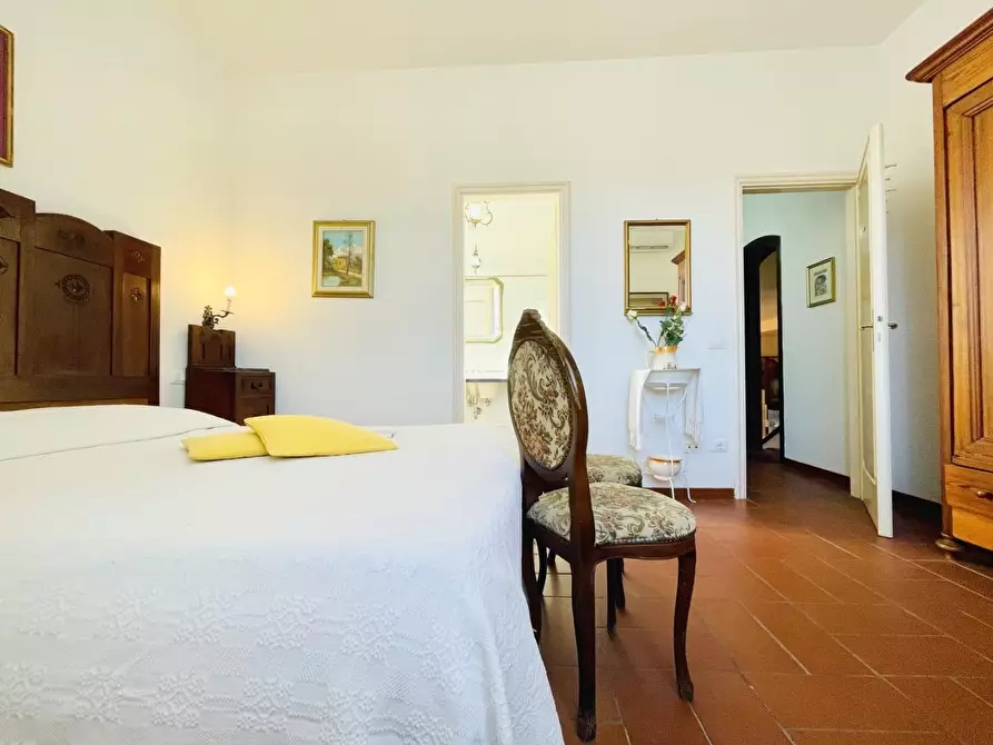 Immagine 28 di Villa in vendita  a Viareggio