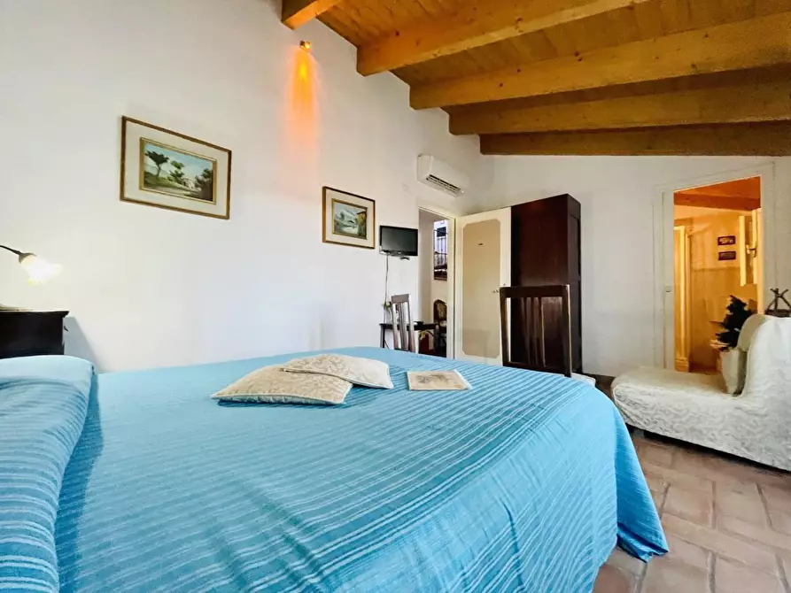 Immagine 49 di Villa in vendita  a Viareggio