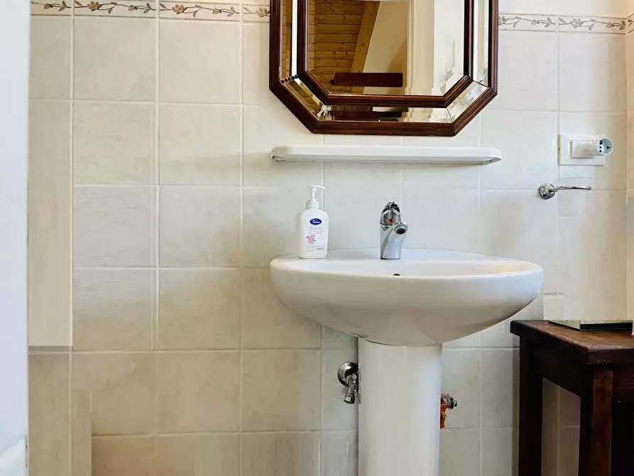 Immagine 43 di Villa in vendita  a Viareggio