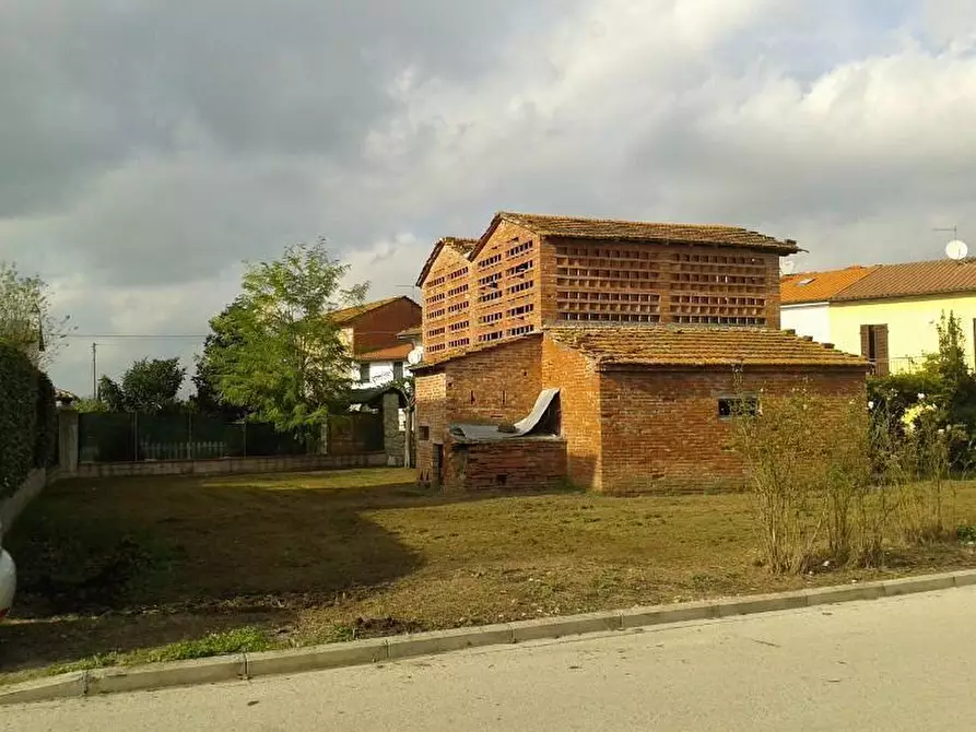 Immagine 7 di Deposito in vendita  a Castelfranco Di Sotto