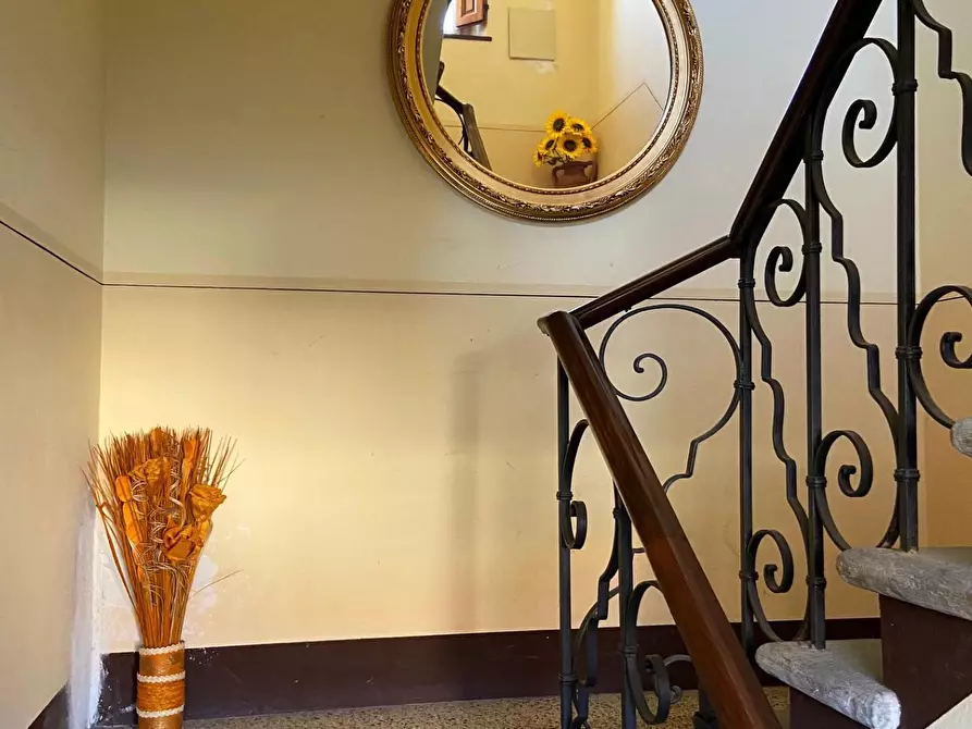 Immagine 13 di Appartamento in vendita  a Lucca