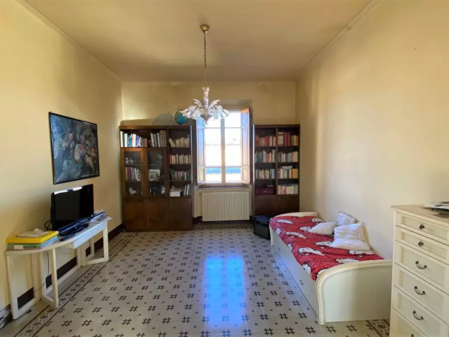 Immagine 3 di Appartamento in vendita  a Lucca