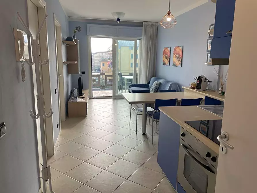 Immagine 9 di Appartamento in vendita  a Montignoso